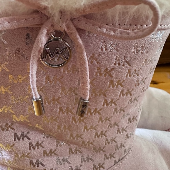 Michael Kors Girls Boots - Picture 3 of 10